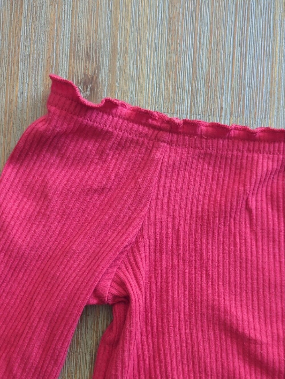 H&M Red Ribbed Off-Shoulder Crop Top - Picture 3 of 4